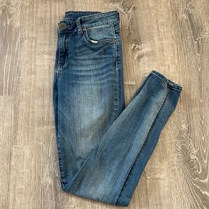 KUT FROM THE KLOTH- Bhody Skinny High Rise Jean SIZE: 6 COLOR: Indigo